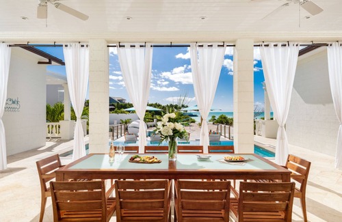 Ocean Point Casa | De lujo frente al mar, piscina infinita, voleibol, villa frente a la playa de Orchard.