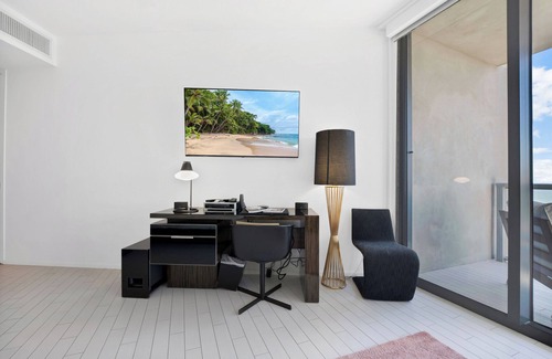 City Center Condominio | Exclusive Oceanfront Studio at W Hotel – Indulge in Miami's Luxury