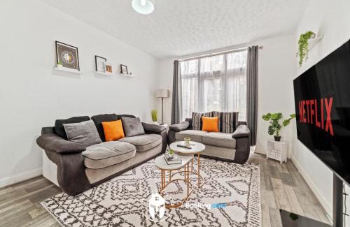Welford Casa | Exclusive Offers l Last-Minute Escape l on 3-Bed House Near Leicester City Centre l Free Wi-Fi & Parking l Sleeps 6 l IV stays Short Lets & Serviced Accommodations