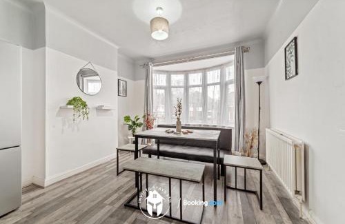 Welford Casa | Exclusive Offers l Last-Minute Escape l on 3-Bed House Near Leicester City Centre l Free Wi-Fi & Parking l Sleeps 6 l IV stays Short Lets & Serviced Accommodations