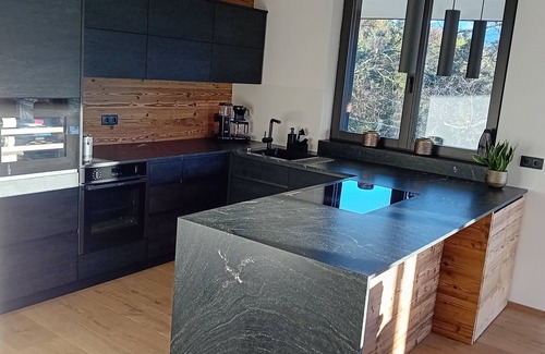 Tesimo Apartamento | Exclusive panoramic apartment with fireplace! Centrally located between Merano and Bolzano.
