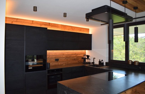 Tesimo Apartamento | Exclusive panoramic apartment with fireplace! Centrally located between Merano and Bolzano.