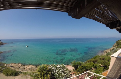 Alghero Apartamento | Exclusivo ático con vistas al mar ....... con playa desierta debajo de la casa.