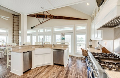 Port Bolivar Casa | Exclusive Pool | Gulf Views | Modern | Cargo Lift