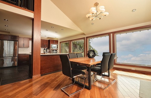 Sunshine Coast Cabina | Exclusive Private Island - Pacific Ocean Paradise