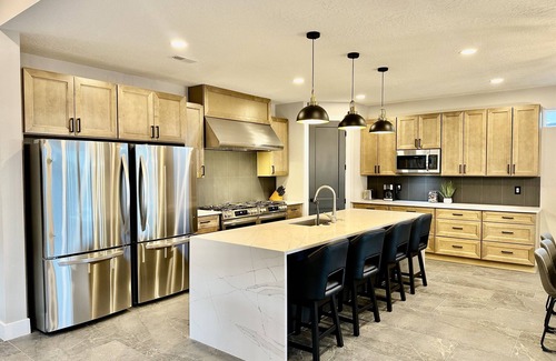 Moab South Valley Casa | Exclusive Retreats Desert Vista Retreat- Moab Estate for Large Groups- Pool, Spa