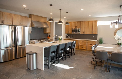 Moab South Valley Casa | Exclusive Retreats Desert Vista: Luxury 6 Bedroom Retreat- Heated Pool/ Hot tub