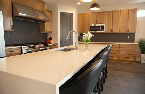 Moab South Valley Casa | Exclusive Retreats Desert Vista: Luxury 6 Bedroom Retreat- Heated Pool/ Hot tub