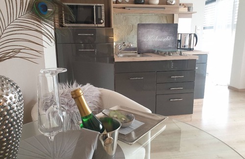Deidesheim Apartamento | Exclusive RONDO apartment with balcony and hotel service - breakfast optional