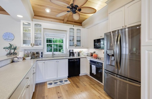 Shell Harbor Casa | Exclusive Sanibel Marina Residence with Pool