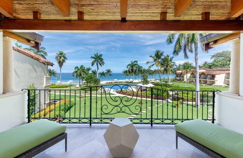 Playa Flamingo Condominio | Exclusive - secluded spot on Flamingo Beach - sleep to the sound of the surf