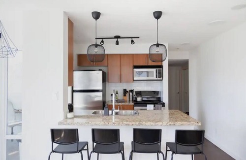 Gastown Apartamento | Exclusive & Stylish Downtown Apartment W/ Pool, Hot Tub, Sauna