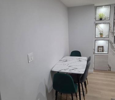 West Edmonton Apartamento | Exclusive Suite in Edmonton