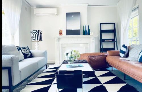 Toorak Casa | Exclusive Toorak Village 3B Corporate Retreat