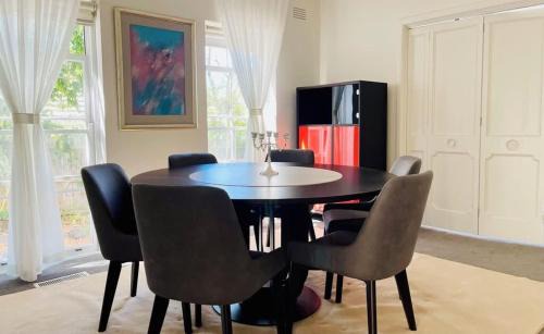 Toorak Casa | Exclusive Toorak Village 3B Corporate Retreat
