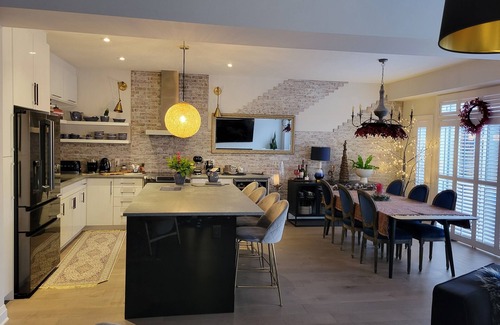 Waterloo Casa | Exclusive Townhome near West-Trails - New