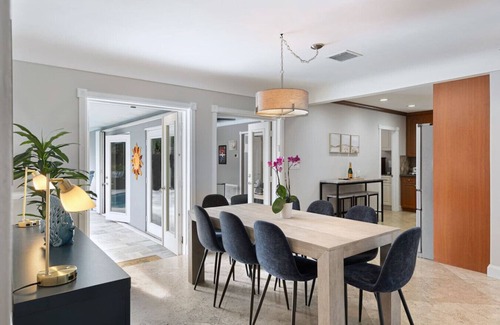 Coral Ridge Isles Villa | Exclusive Tropical Villa-Heated Pool&Outdoor Oasis