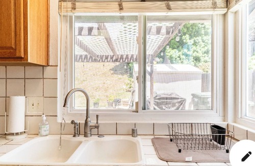 La Presa Casa | Exclusive Villa de Wales in Quiet Neighborhood