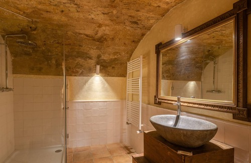 Palau de Santa Eulalia Cabaña | Exclusiva villa con piscina, barbacoa y cerca del río. Ideal para familias