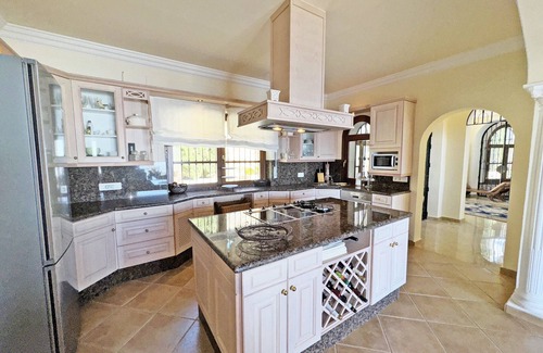 Atlanterra Villa | Exclusivo chalet con vistas panorámicas al Estrecho de Gibraltar