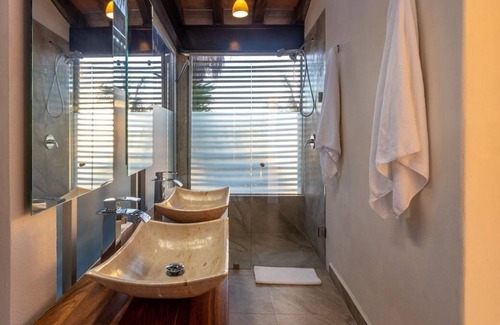 Santa María Huatulco Villa | Exclusive villa with private pool and palapa-bar