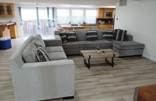 Discovery Bay Casa | Exclusive Waterfront Luxury Villa in Discovery Bay, Sleeps up to 18