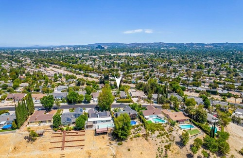 West Hills Casa | Exclusive WestHills House with Incredible View of the Valley