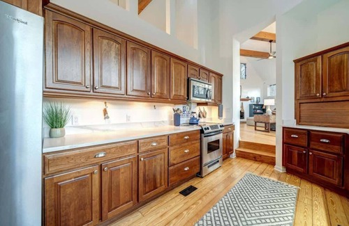 Shepherdstown Casa | Exclusive Wooded Chalet w Magnificent River Views