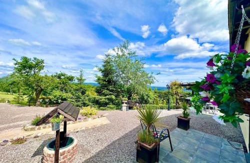 Cwmbran Casa | Exec 2 bed lodge in rural Wales with Cymru Holidays