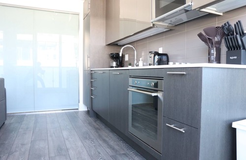 Church and Wellesley Condominio | Executive 1 BR 2 bed Condo on Church + Carlton