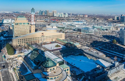 Downtown Mississauga Apartamento | Executive 2BR-2Bath Condo, High Floor, Parking