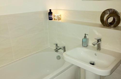 Runcorn Casa | Executive, 3-storey town house