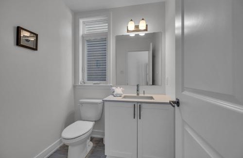 Leitrim Casa | Executive 4BDRM Home with Loft and Bsmnt