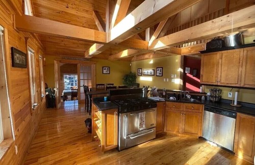 Brigus Junction Chalet De Esquí | Executive Chalet 30 Mins From City Life NOW WITH HOT TUB