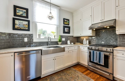 South of Broad Casa | Executive furnished Penthouse Near The Battery