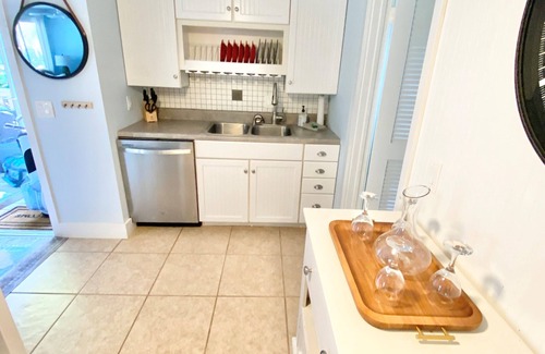 St. Simons Island Casa | Executive Golf Villa awaiting your arrival! Five min walk to Sea Palms Golf Club