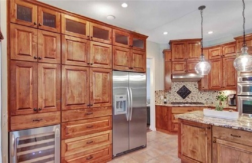 Lower Basin Lake Travis Casa | Executive Home back to greenbelt