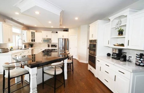 Geneva Casa | Executive Home with Luxurious amerities