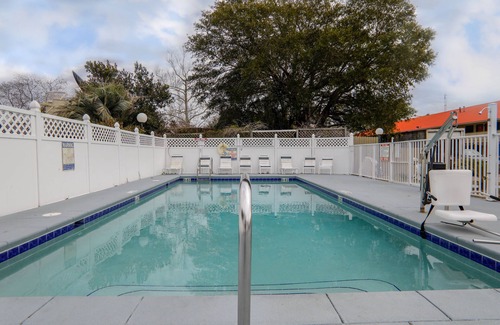 Panama City Beach Hotel | Executive Inn Panama City Beach, FL
