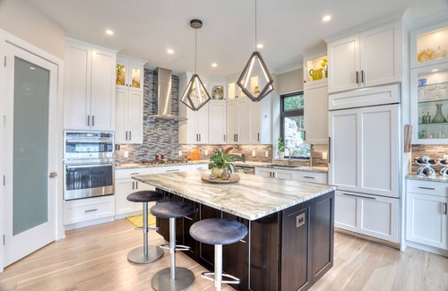 Oconomowoc Casa | Executive Lake House and Golf Retreat overlooking the main lake