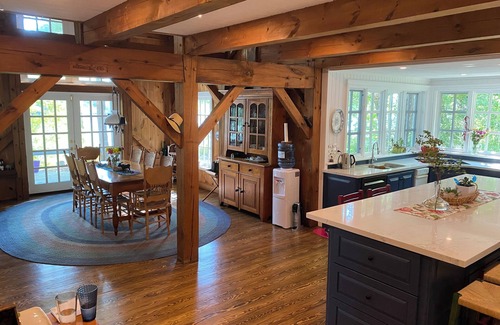 Muskoka Lakes Cabaña | Executive Lake Muskoka Island Cottage/Boathouse for Rent