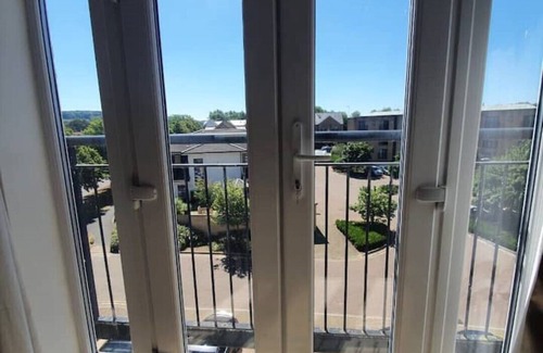 Walton Casa | Executive Lakeside 4 Bed Townhouse