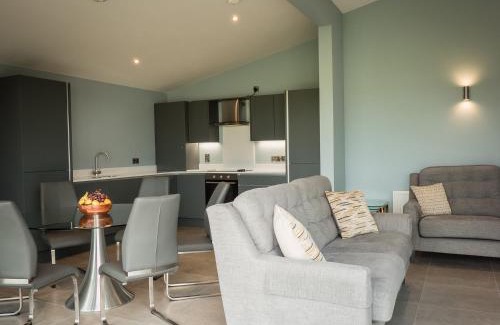 Enniskillen Chalet De Esquí | Executive Lakeside Lodge at Mullans Bay