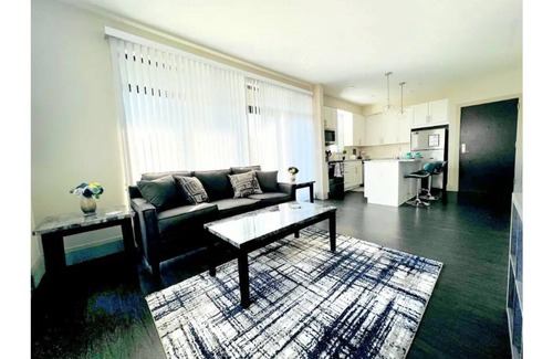 Clayton-Tamm Apartamento | Executive Level Suite w/ Free Garage Parking (519)
