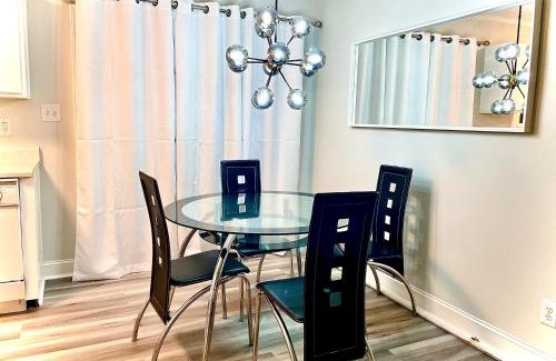 Greensboro Casa | Executive & Luxury 2-bedroom Townhouse with Pool