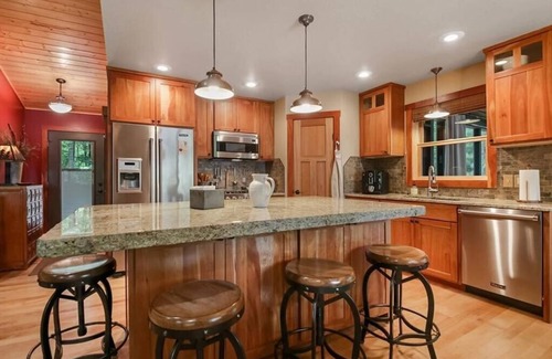 Stone Lake Cabina | Victory Heights Haven – Sandy Shoreline on LCO