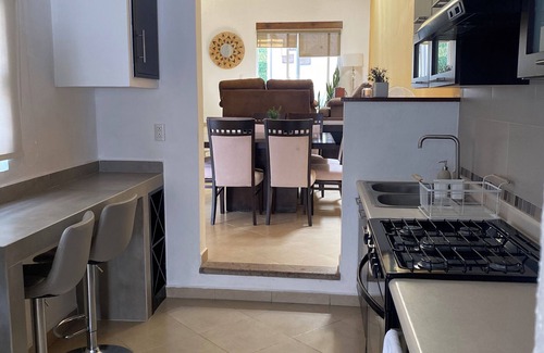 Aguascalientes Casa | Casa Completa Ejecutiva Moderna y Acogedora/ Cozy and Clean Home near Downtown