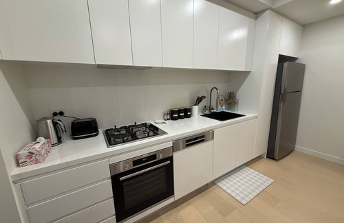 Engadine Apartamento | Executive Oasis | Chic 1BR + Courtyard Retreat