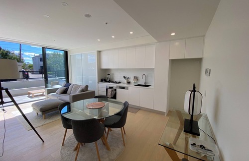 Engadine Apartamento | Executive Oasis | Chic 1BR + Courtyard Retreat