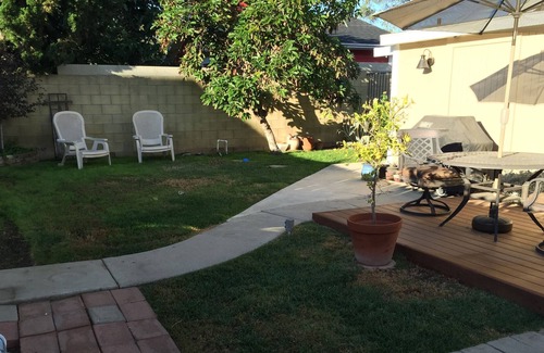 Thousand Oaks Casa | Retiro ejecutivo recientemente remodelado ubicado en un entorno tranquilo y privado